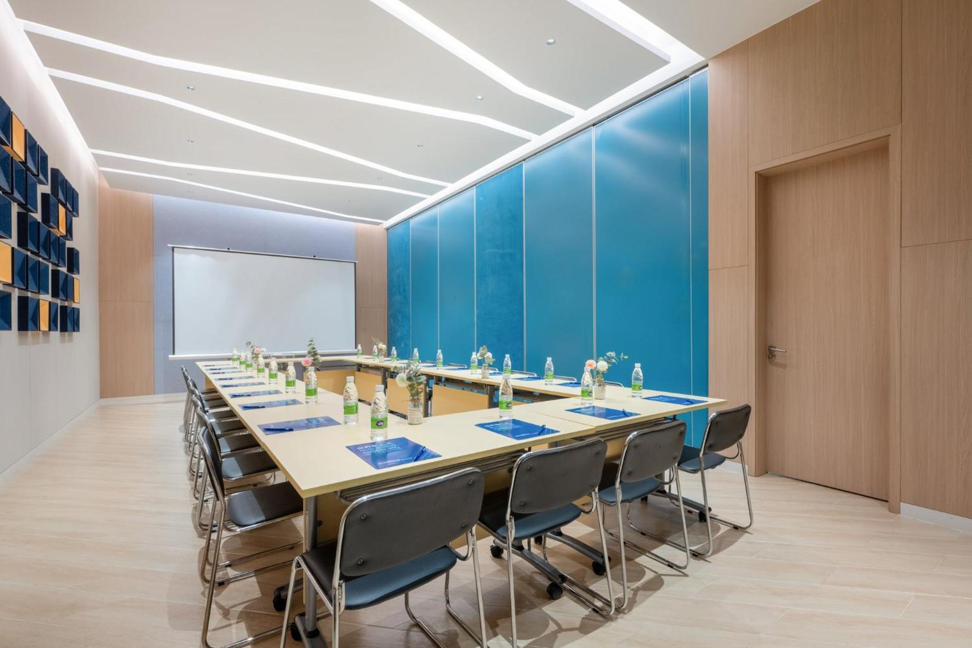 Holiday Inn Express Jiangmen Jianghai By Ihg Zewnętrze zdjęcie